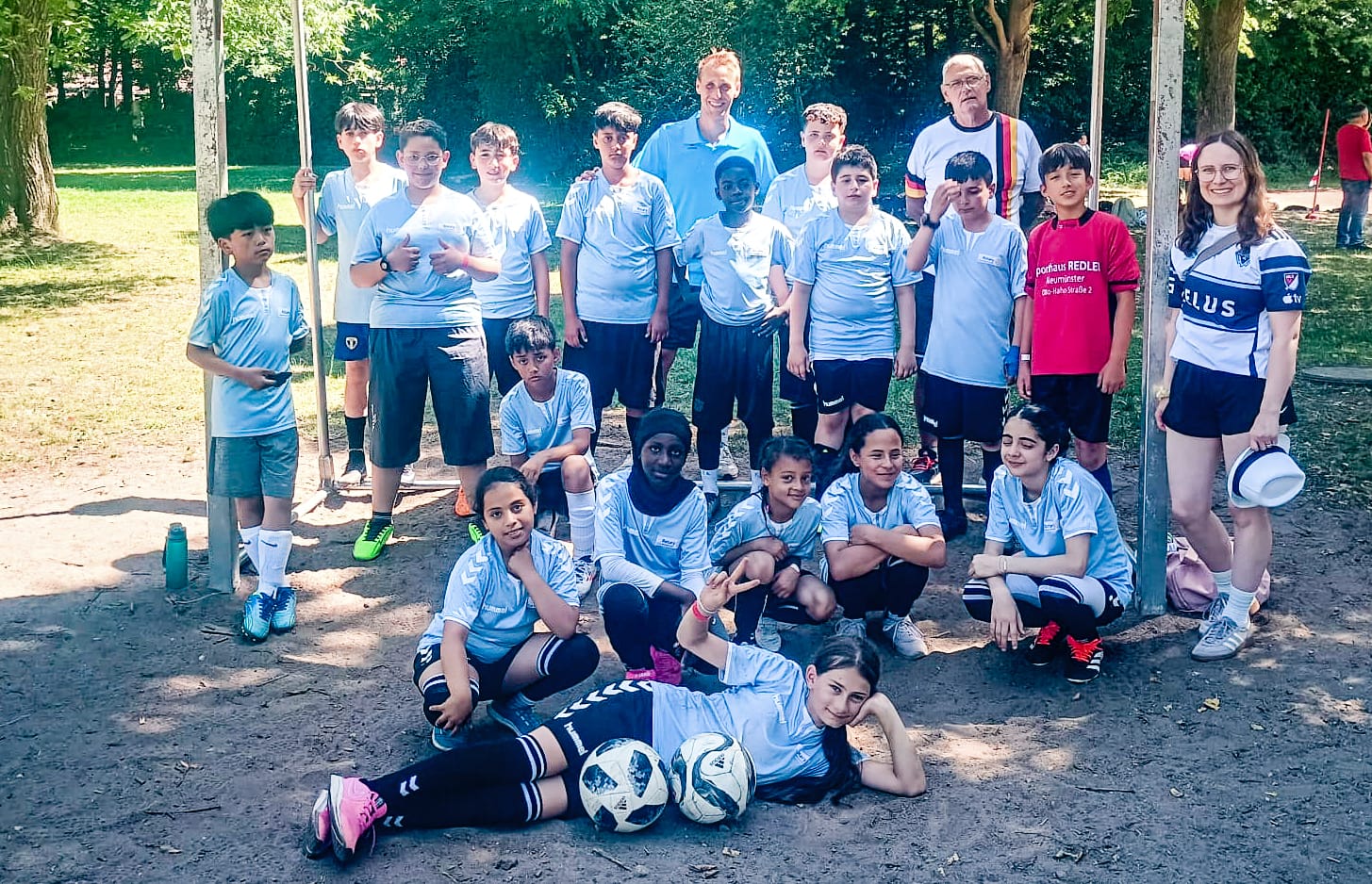 Mädchen- und Jungenmannschaft bei der diesjährigen Stadtmeisterschaft